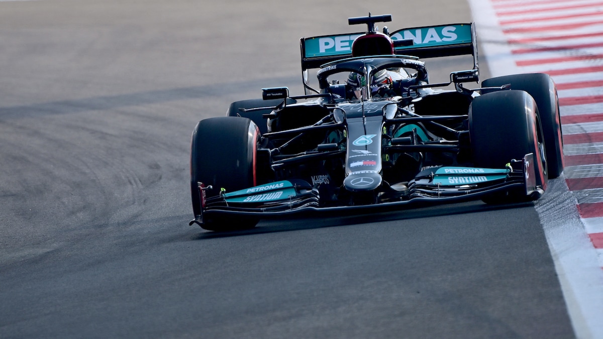 Lewis Hamilton Shades Max Verstappen In Abu Dhabi Final Practice