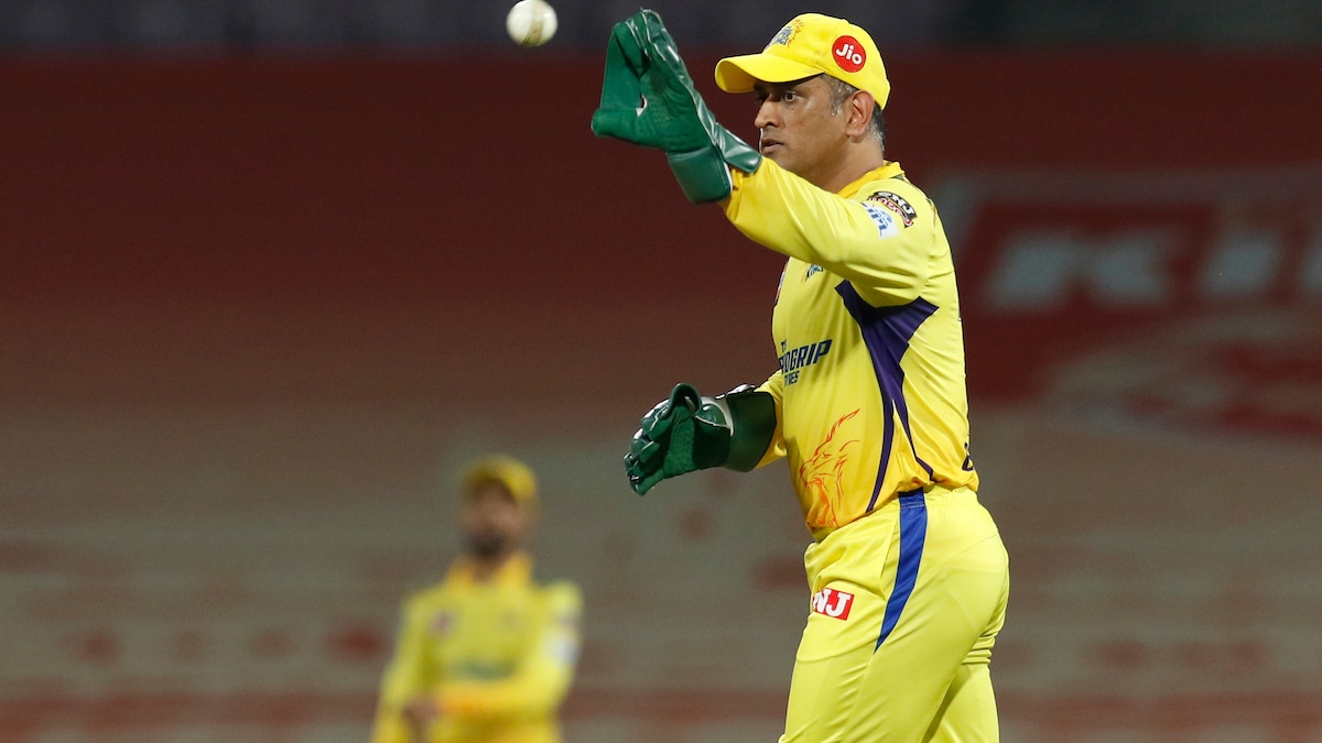 MS Dhoni Returns As Chennai Super Kings Captain: Here’s How The World Reacted
