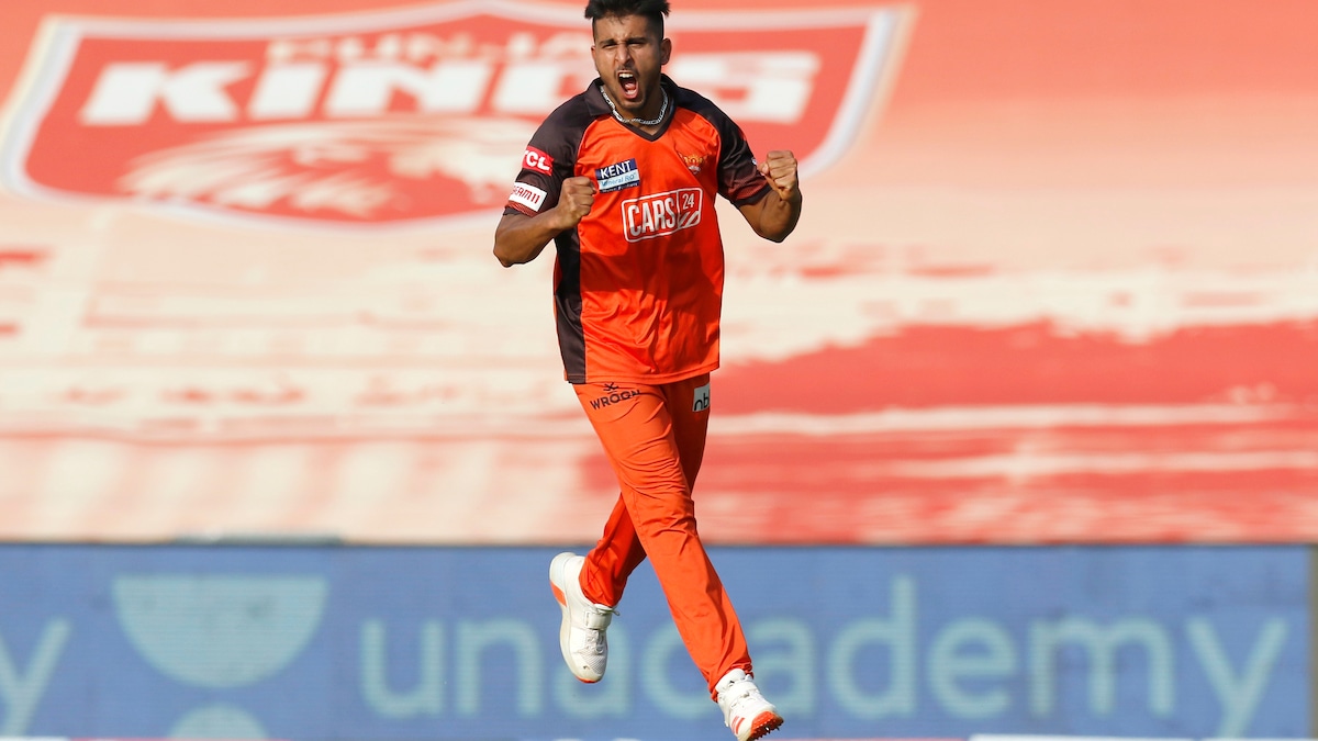 Watch: 4 Wickets And No Run In Dramatic Final Over Bowled By Umran Malik In IPL 2022