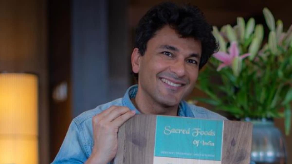 Chef Vikas Khanna Launches ‘Phygital’ NFT Collection of His Book