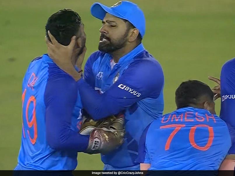 Watch: Rohit Sharma Jokingly Chokes Dinesh Karthik After DRS Leads To Wicket In 1st T20I vs Australia