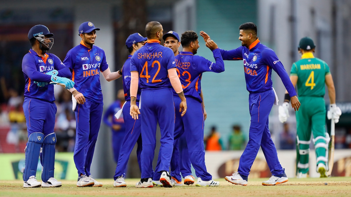 India vs South Africa, 1st ODI Live Updates: Shardul Thakur Dismisses Janneman Malan, Proteas One Down After Slow Start
