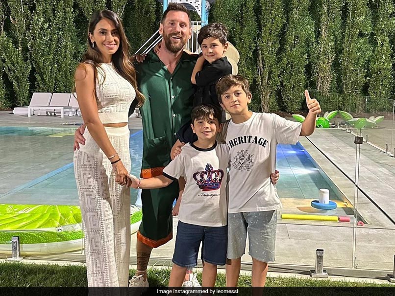 Lionel Messi And Family Welcome New Year In Style. See Pics