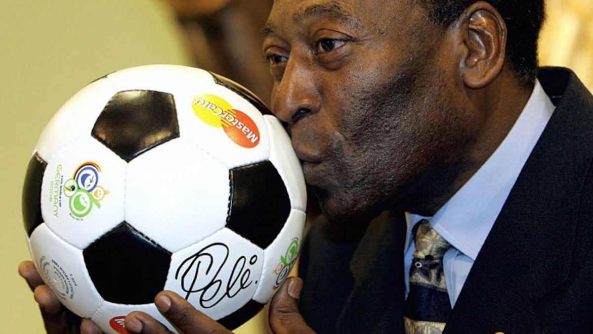 Pele’s Barber Of 60 Years Laments A Double Loss