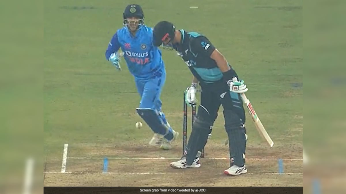 Watch: India’s Kuldeep Yadav Outwits Daryl Mitchell With Unplayable Delivery In 2nd T20I Against New Zealand