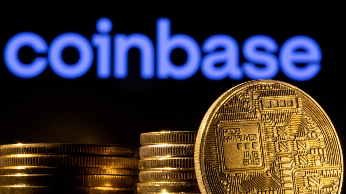 US SEC Threatens to Sue Coinbase Over Crypto Products, Shares Drop 13 Percent