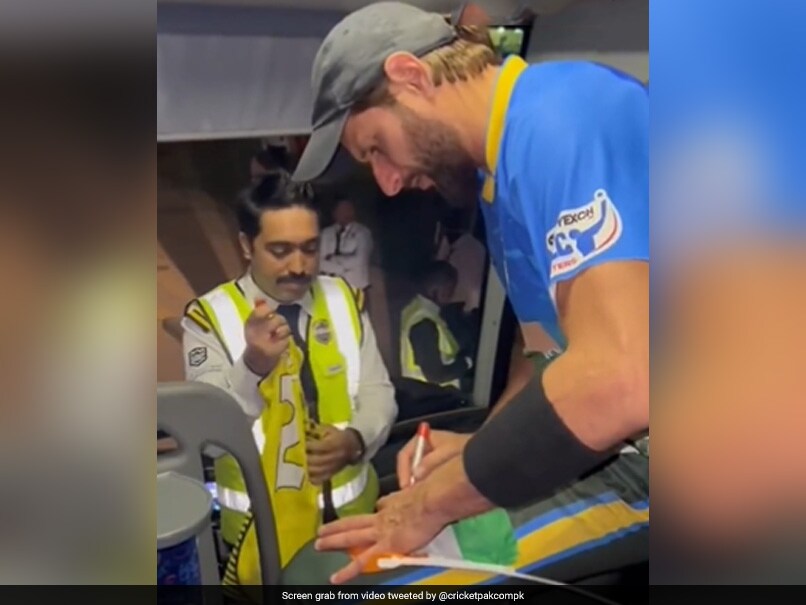 Watch: Shahid Afridi Gives Autograph To Fan On Indian Flag. Video Goes Viral