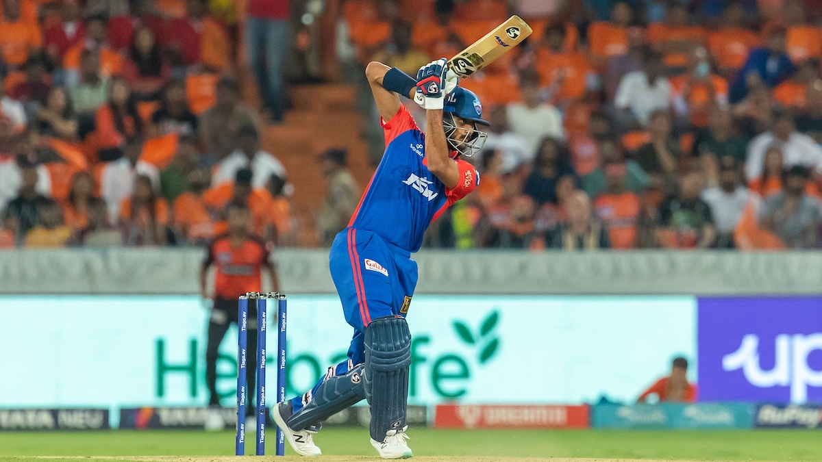 “Left My Coffee As…”: Axar Patel Hilariously Sums Up Delhi Capitals’ Batting Chaos