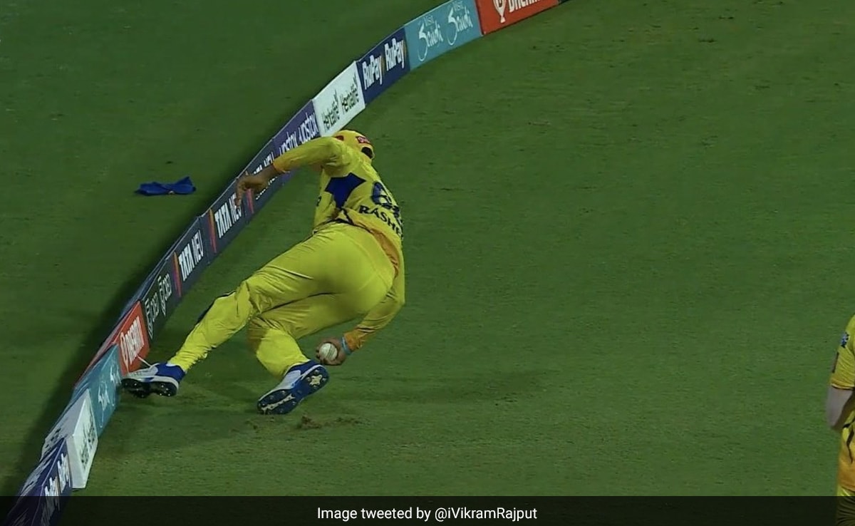 Video: CSK Youngster’s Boundary Rope Catch Divides Fans. Watch Out For MS Dhoni’s Reaction