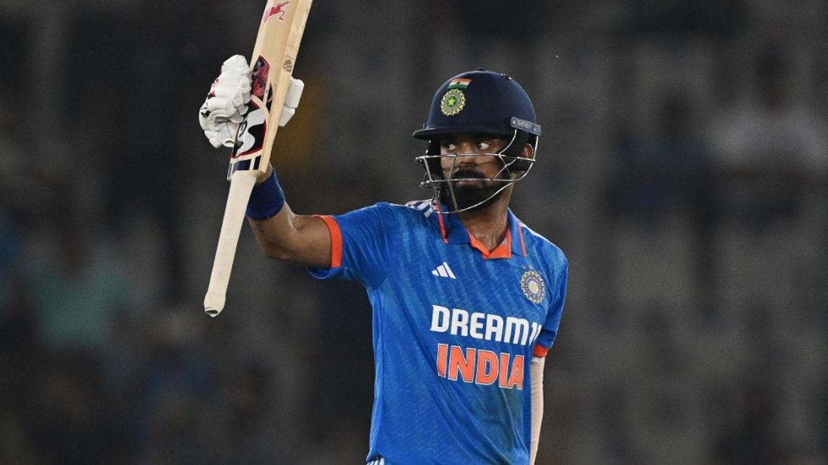 India vs Australia Live Score, 2nd ODI: KL Rahul Nears Fifty, Four-Down India Cross 300
