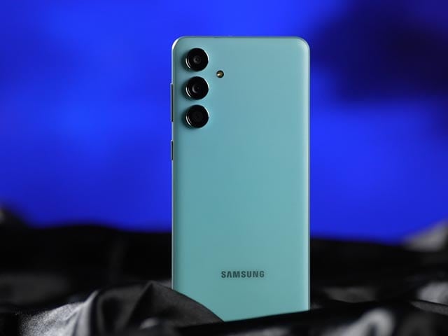 Gadgets360 With Technical Guruji: First Look at Samsung Galaxy M55 5G