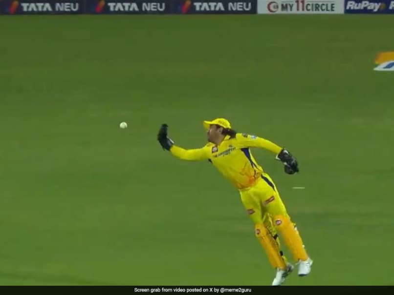 Were CSK Players ‘Awkward’ After MS Dhoni’s Dropped Catch? England Legend Says…